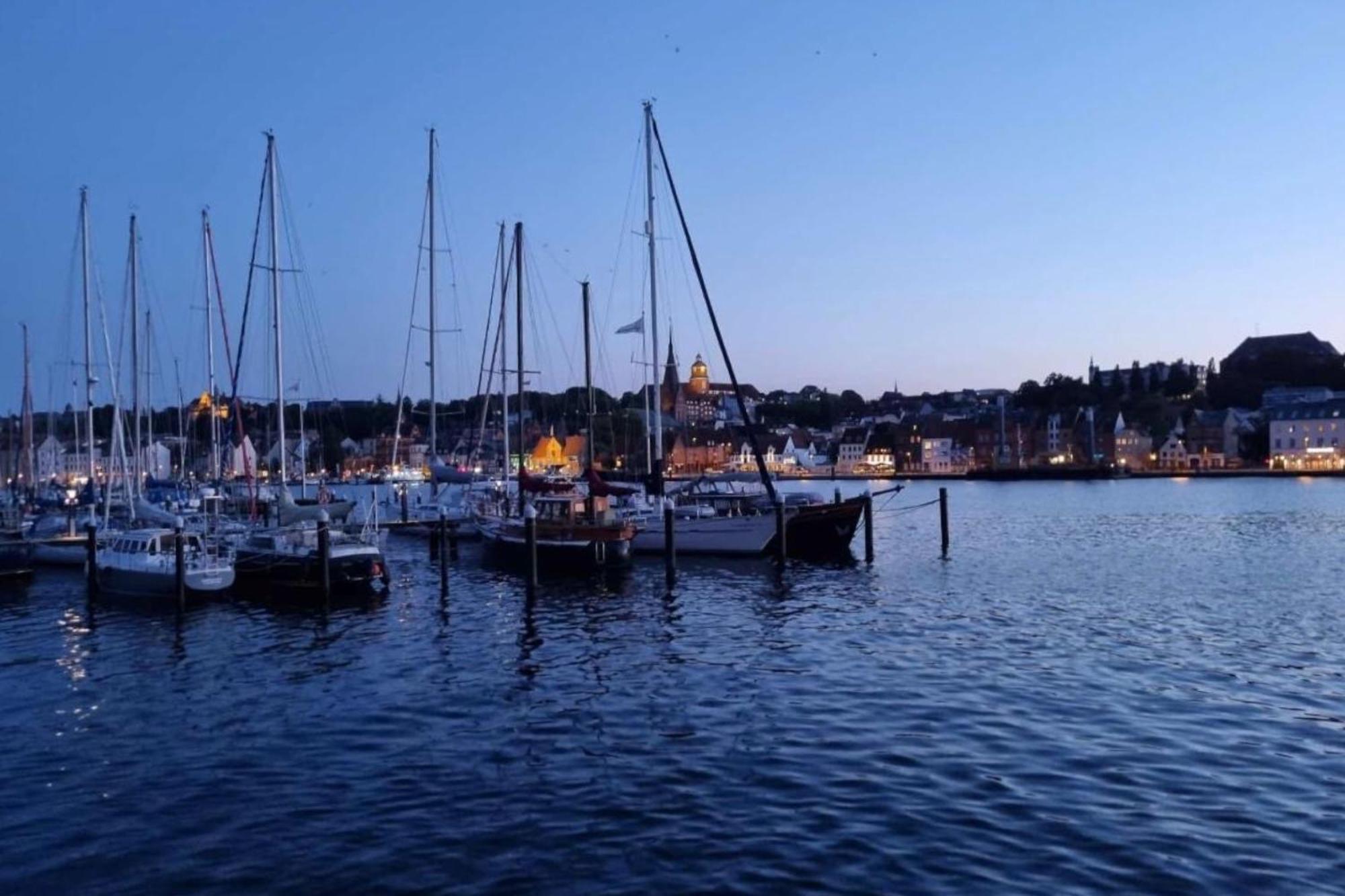 Kuestenliebe -Mit Traumhaftem Meerblick Und Balkon Flensburg Dış mekan fotoğraf